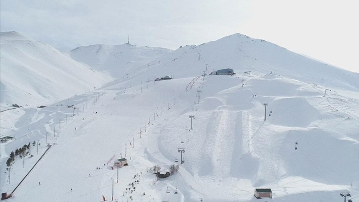 Kayak merkezlerindeki kar kalınlıkları! Rize’de kar kalınlığı kayak merkezlerini solladı